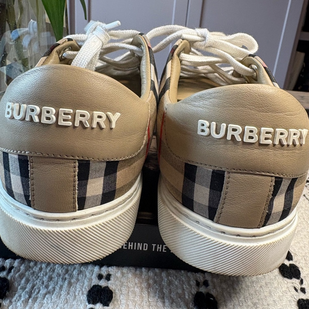 Authentic BURBERRY Jack Vintage Check Low Top Sneakers. - Picture 8 of 12